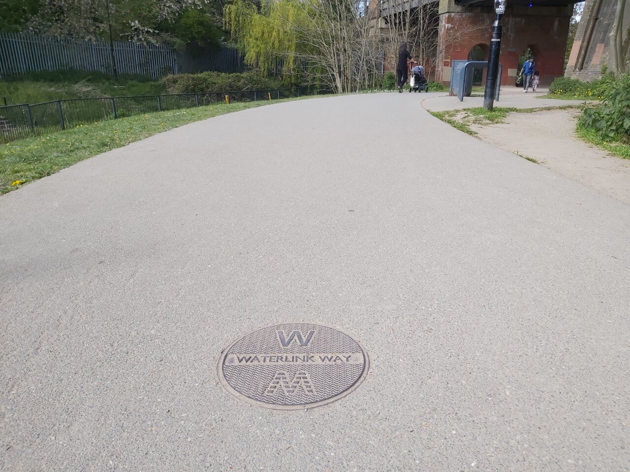 The Waterlink Way route marker